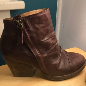Red/purple Sofft booties - size 7.5